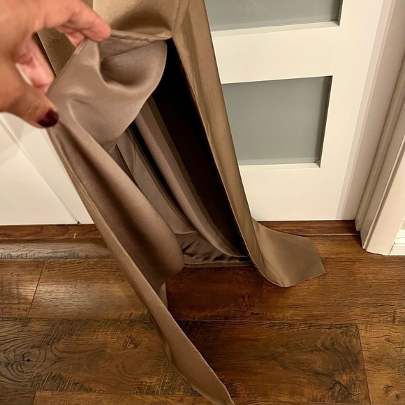 𝅺RICHARD TYLER COUTURE long sleeve dress with hip length side slit - Picture 5 of 16